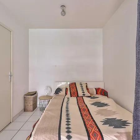 ❁ Studio Near Lieu Unique ❁ דירה נאנט